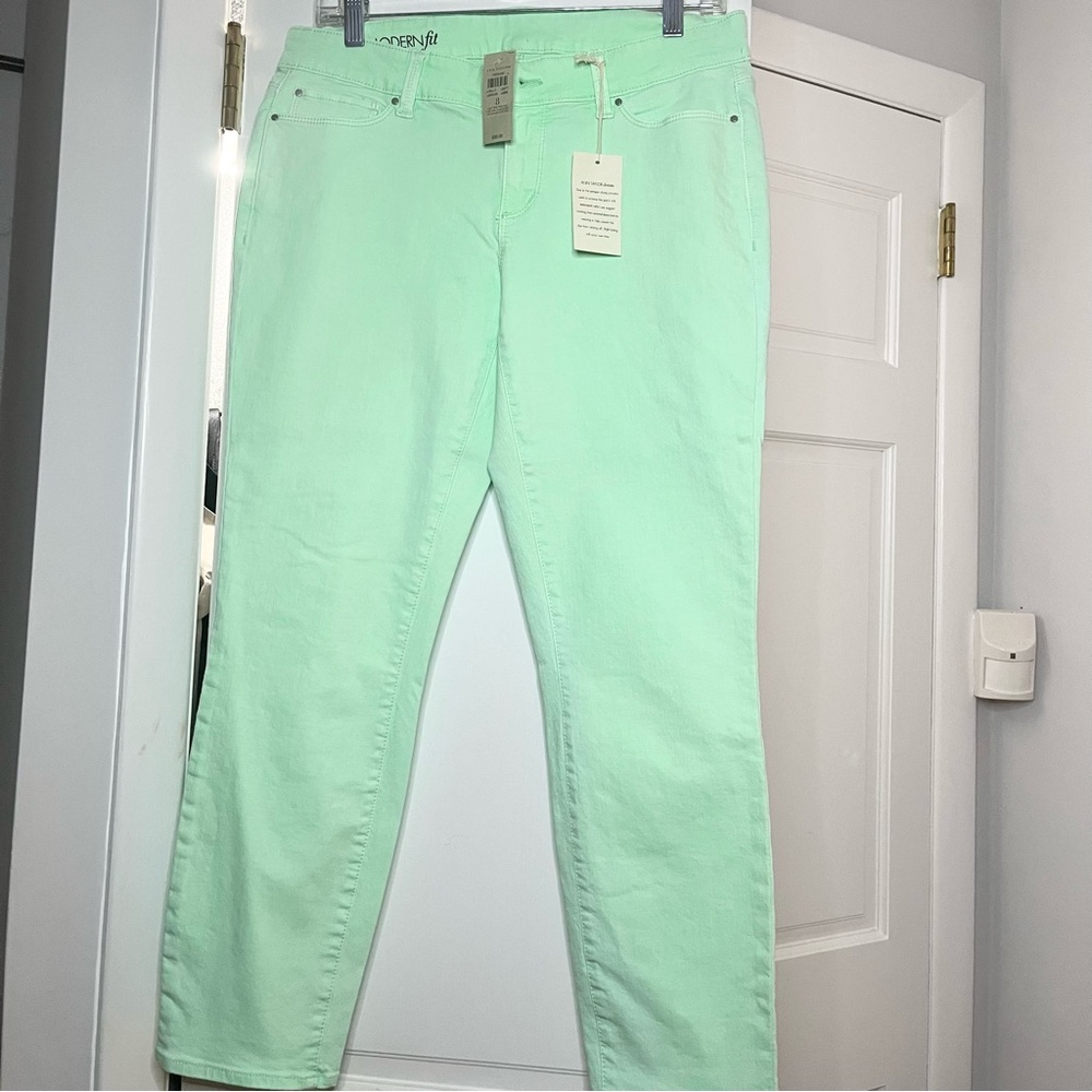 Ann Taylor 98% Cotton Light Green Women's Cropped Casual Jeans